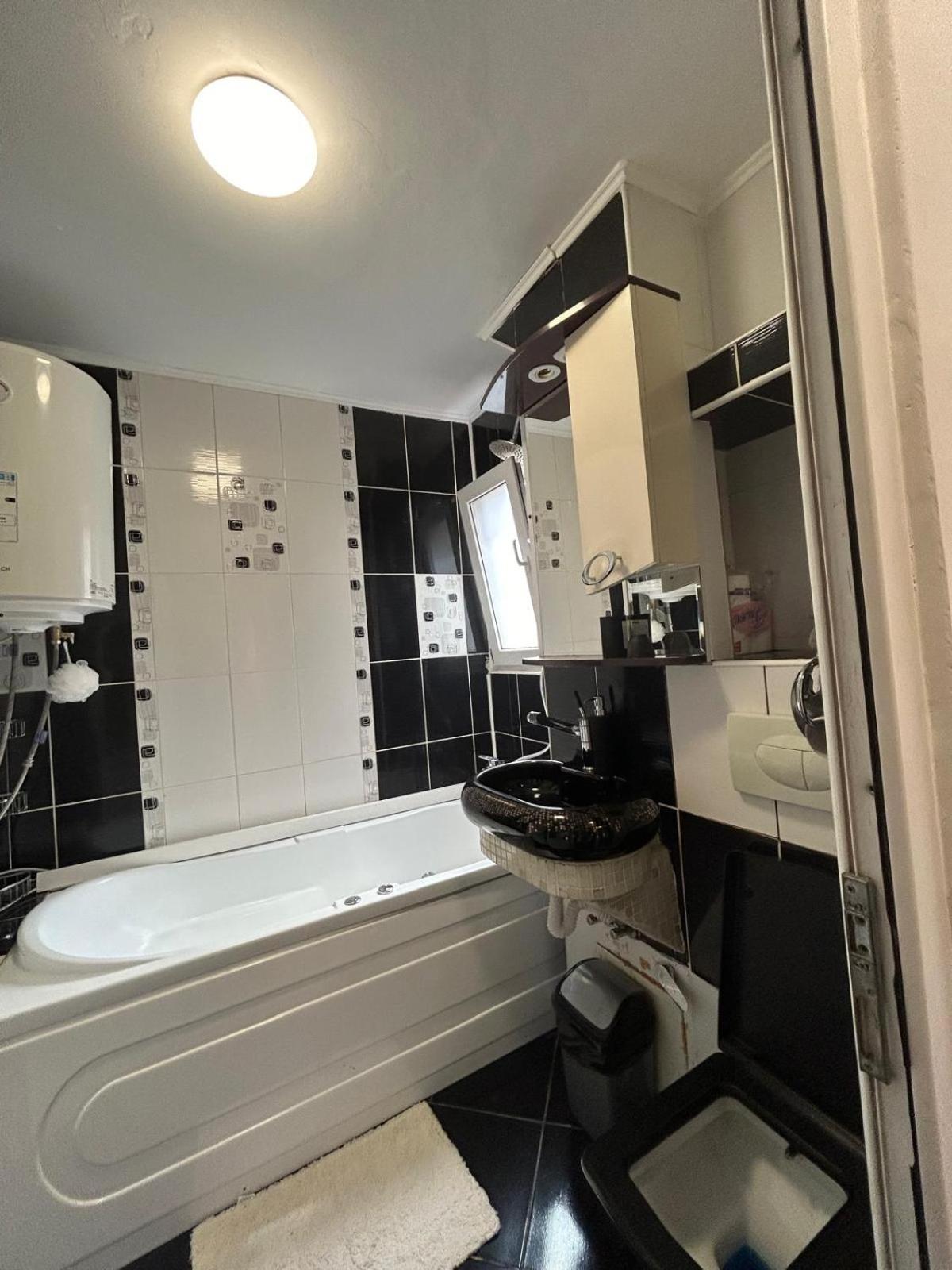 Rbg Apartament Boekarest Buitenkant foto